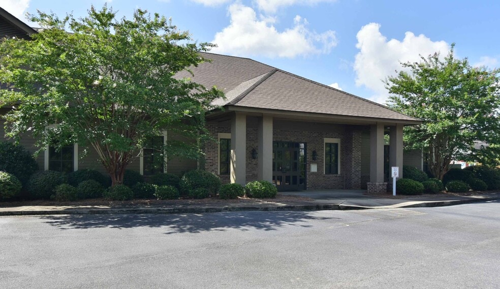 2810 Meredyth Dr, Albany, GA for lease - Building Photo - Image 1 of 39