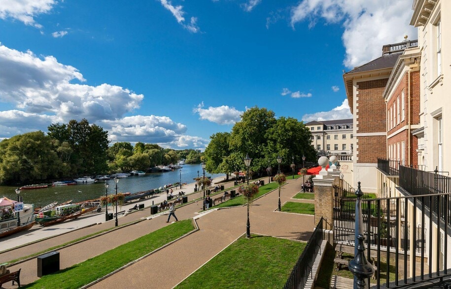 4 Heron Sq, Richmond for lease - Building Photo - Image 3 of 7