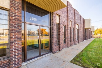 1420-1490 Rue Beaulac, Saint-Laurent, QC for lease Building Photo- Image 1 of 5