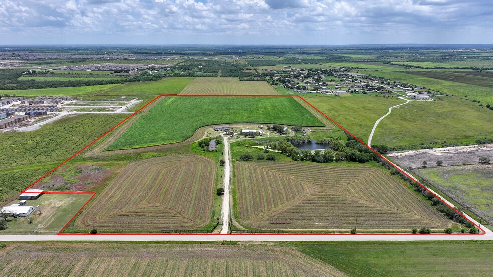 4892 Pfeil Rd, Converse, TX for sale - Aerial - Image 1 of 12