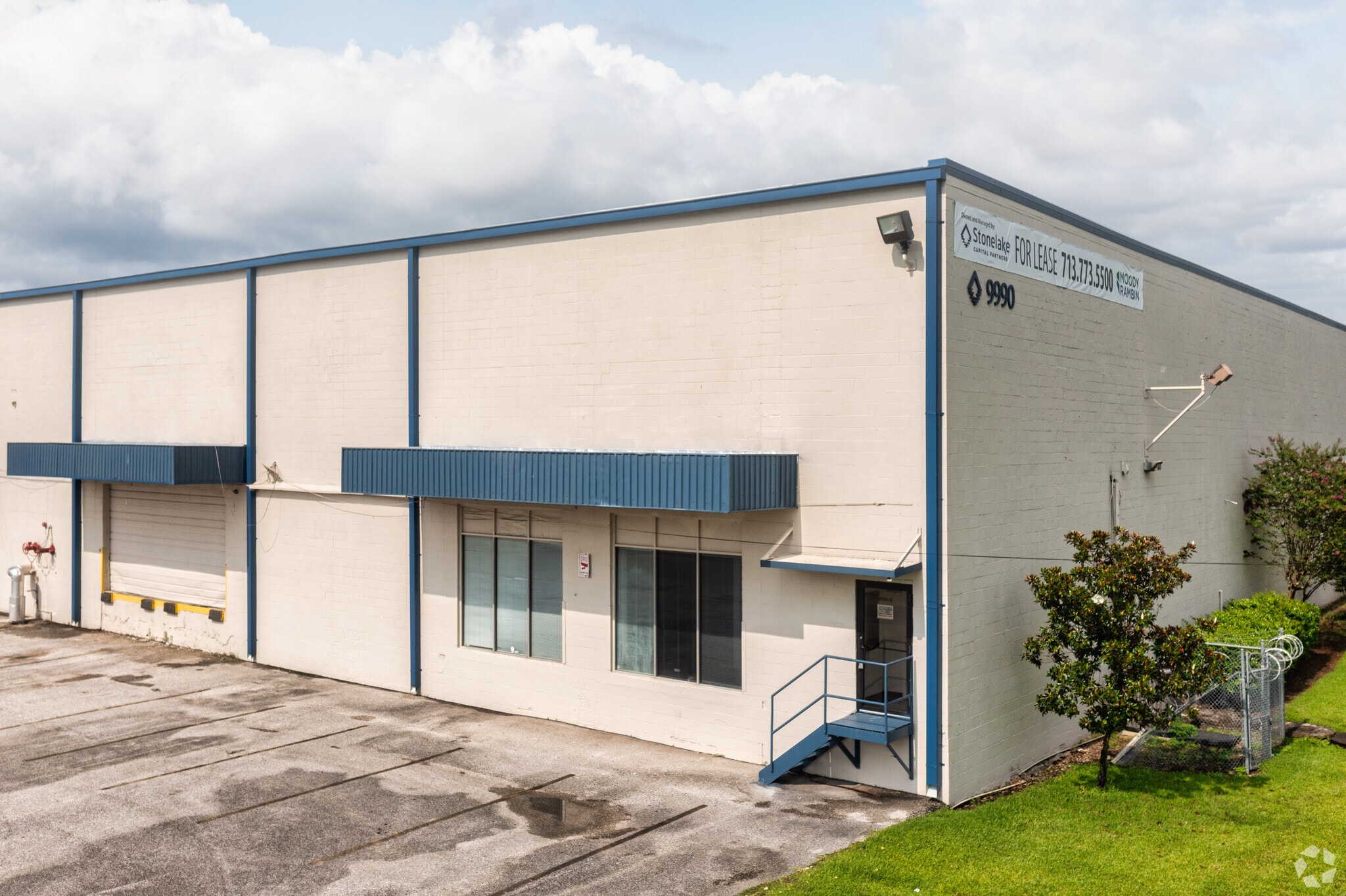 9990 E I-10 Fwy, Houston, TX for lease Primary Photo- Image 1 of 17