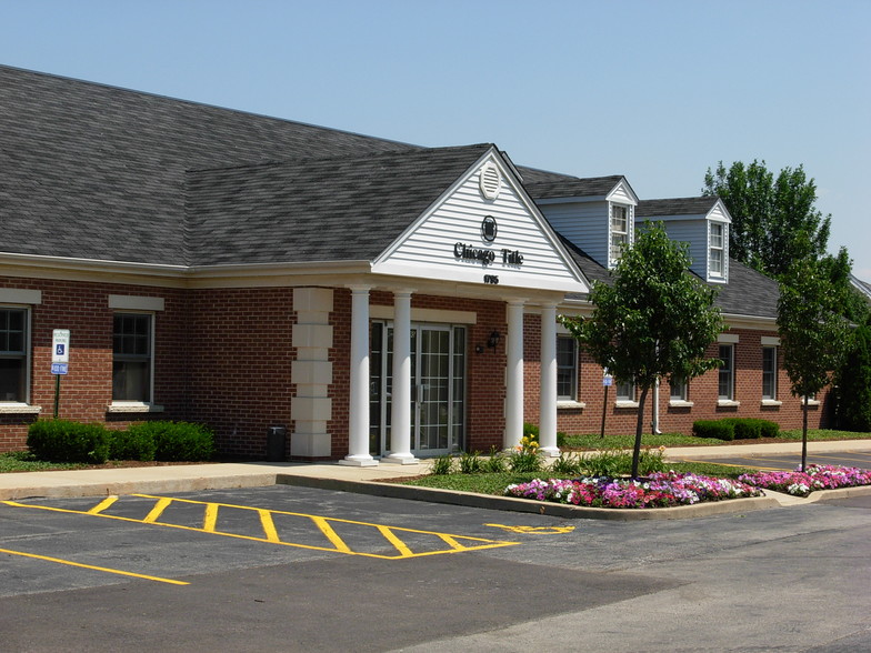 1795 W State St, Geneva, IL for lease - Primary Photo - Image 1 of 5