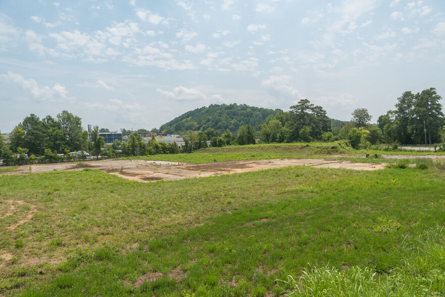 6147 Airways Blvd, Chattanooga, TN for sale - Primary Photo - Image 1 of 11