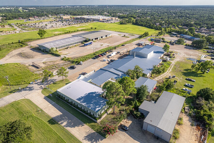 Industrial in Bryan, TX for sale - Building Photo - Image 1 of 1
