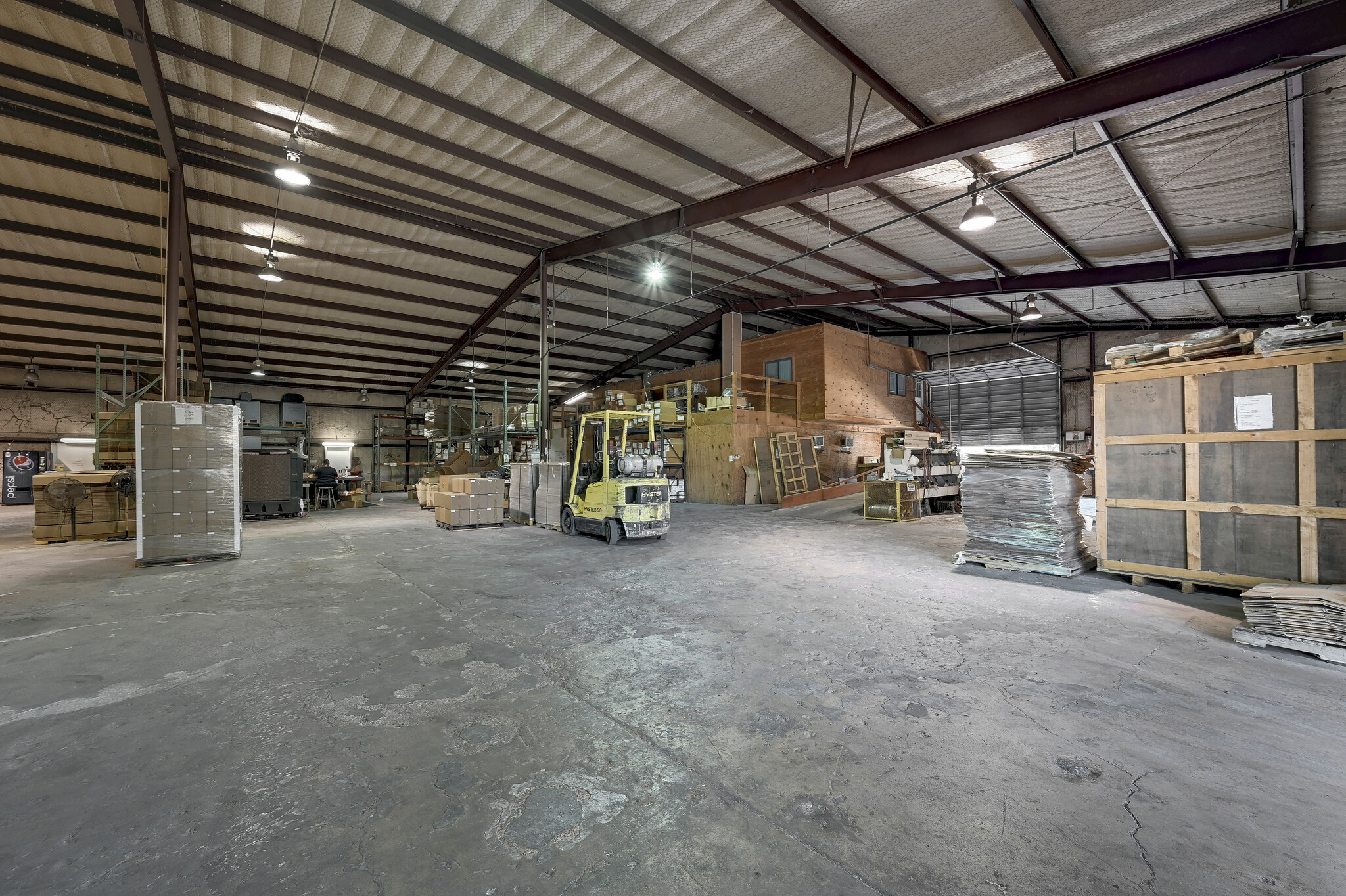 600 N Magnolia Ave, Luling, Tx 78648 - Industrial For Sale 