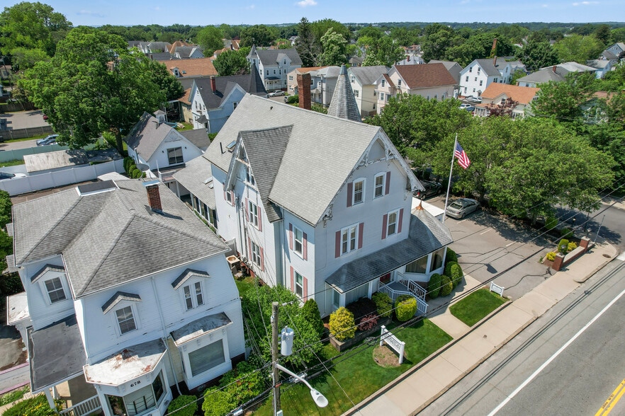 684 Park Ave, Cranston, RI for lease - Building Photo - Image 2 of 18