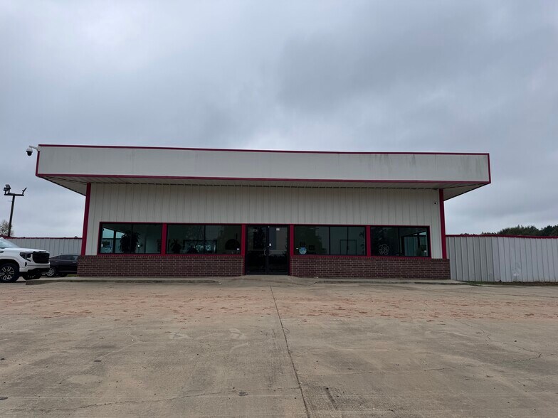 5736 E 9th St, Texarkana, AR for sale - Building Photo - Image 1 of 1