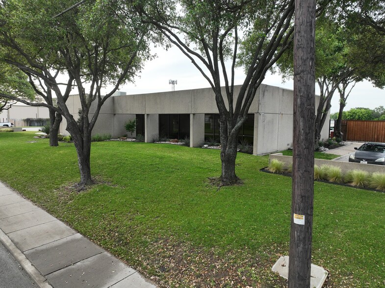 3300 Rock Island Rd, Irving, TX for sale - Building Photo - Image 3 of 8