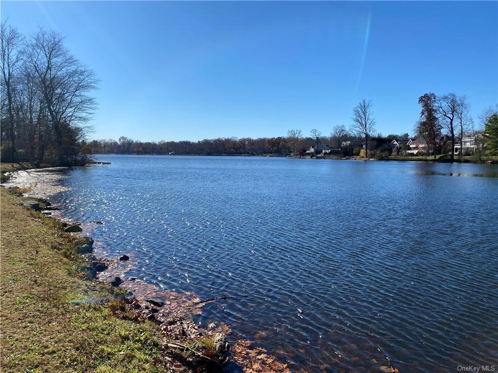 234250 Wilmot Rd, New Rochelle, NY 10804 New Rochelle, NY Lakefront