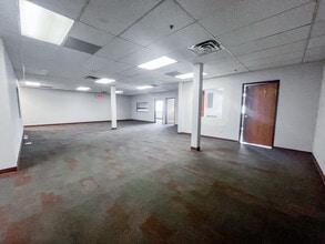 2755-2795 E Desert Inn Rd, Las Vegas, NV for lease Interior Photo- Image 1 of 8
