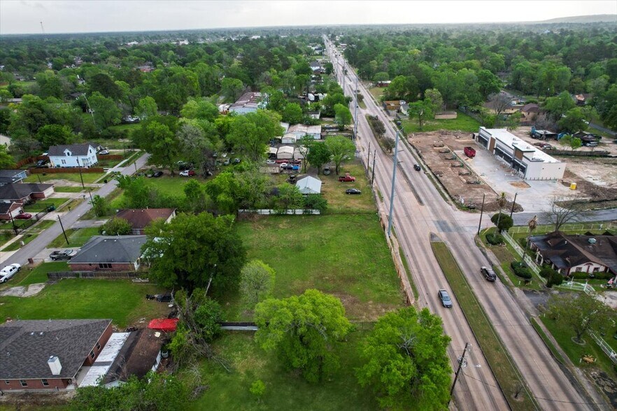 8113 E Tidwell Rd, Houston, TX 77028