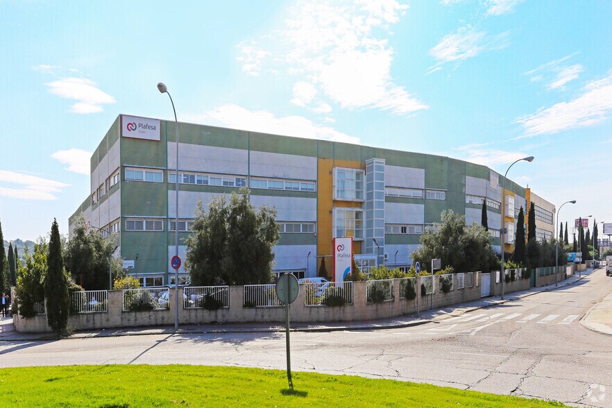 Office in Getafe, Madrid for sale - Building Photo - Image 2 of 2