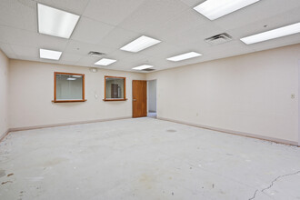 5965 E Broad St, Columbus, OH for lease Interior Photo- Image 2 of 14