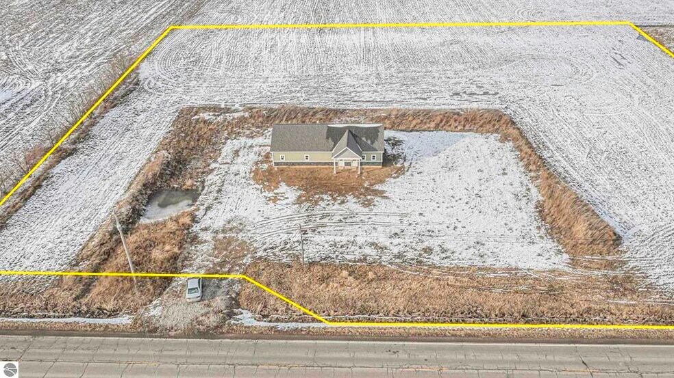 Retail in Kawkawlin, MI for sale - Primary Photo - Image 1 of 1