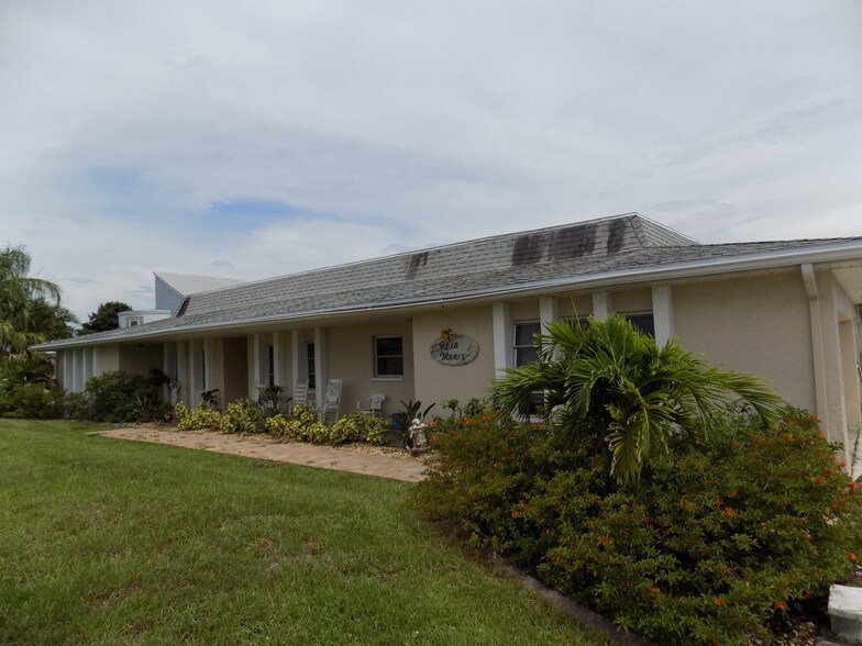 3360 Peace River Dr, Punta Gorda, FL 33983