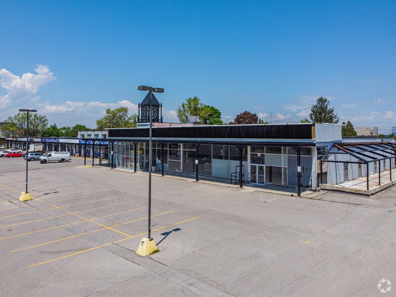 964-996 Albion Rd, Toronto, ON for sale - Primary Photo - Image 1 of 3