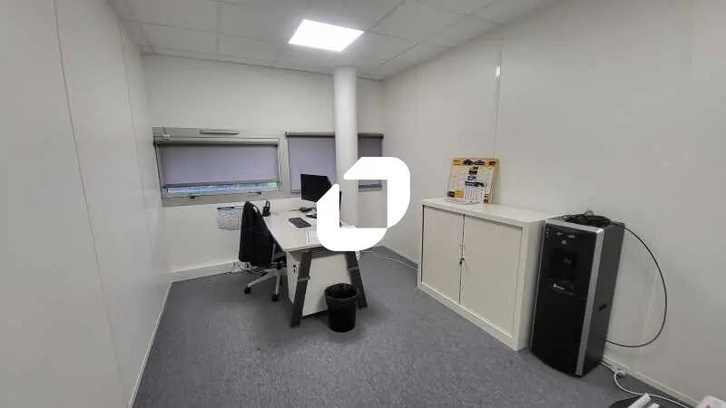 Office in Canéjan for lease - Building Photo - Image 3 of 9