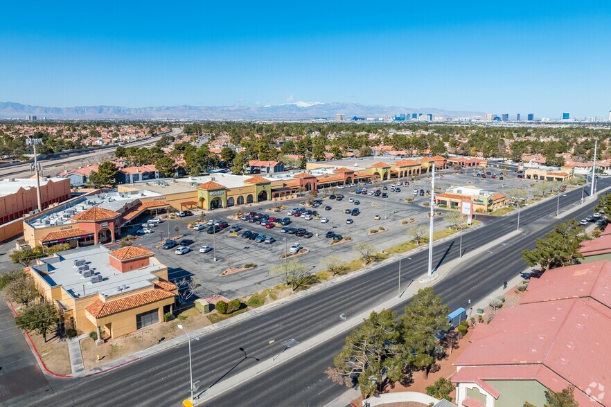 2241-2277 N Green Valley Pky, Henderson, NV for lease - Building Photo - Image 3 of 18