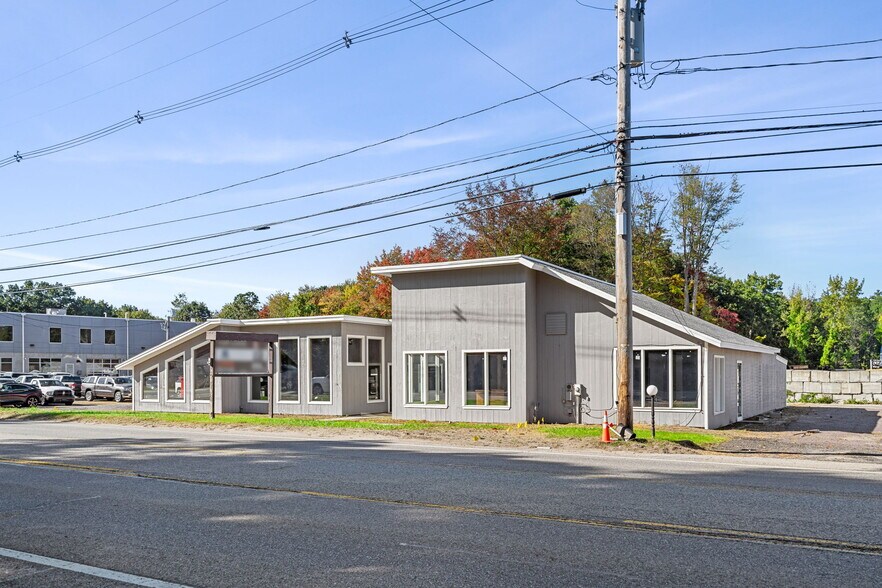 154 Elm St, Salisbury, MA 01952 Robert's Electric Supply