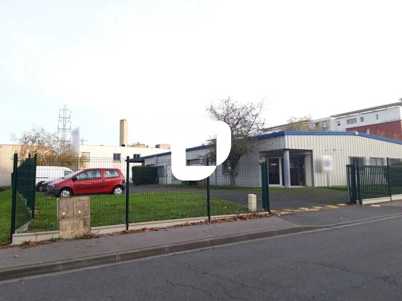 Flex in Cenon for lease - Building Photo - Image 2 of 8