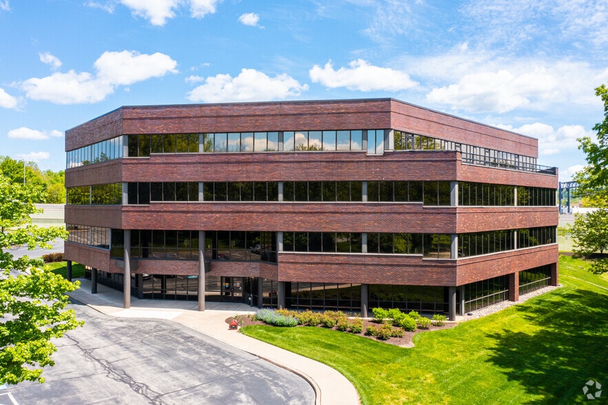 220 Commerce Dr, Fort Washington, PA for lease - Building Photo - Image 1 of 4