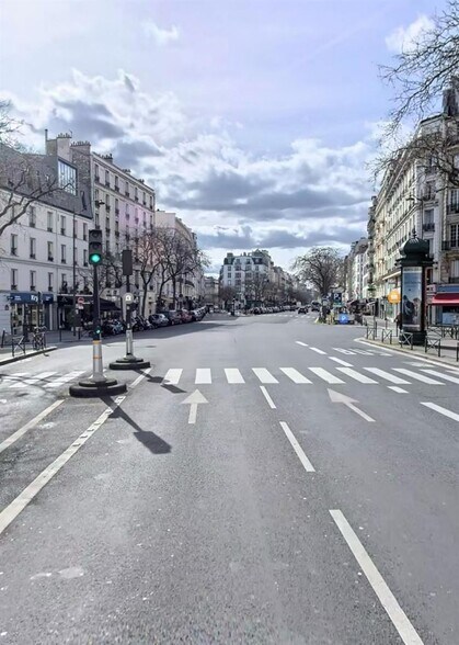 Retail in Paris for lease - Building Photo - Image 3 of 6