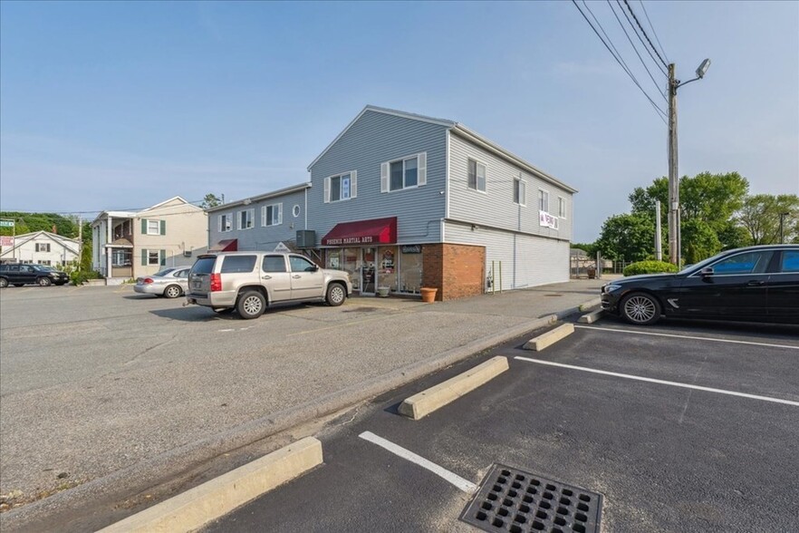 310-312 Wilbur Ave, Swansea, MA for sale - Building Photo - Image 1 of 1