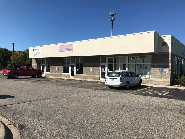 2404 S First St, Willmar, MN for lease - Building Photo - Image 2 of 4