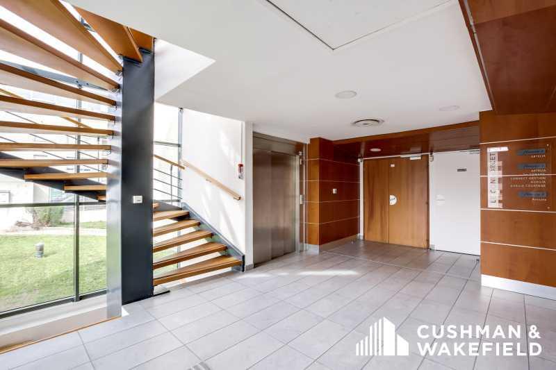 18 Rue Elie Pelas, Marseille for lease - Lobby - Image 2 of 12