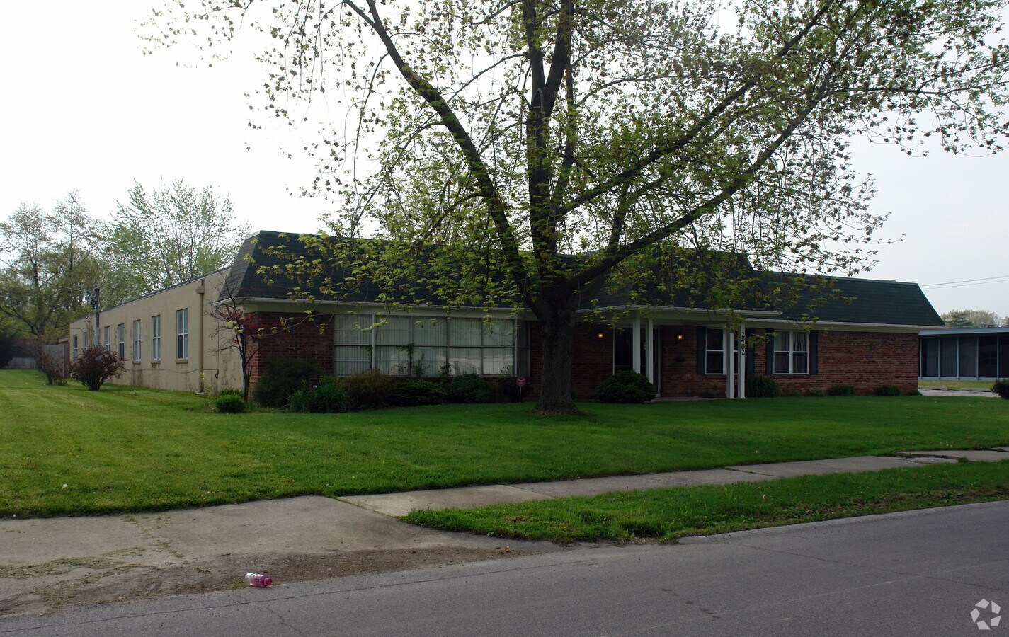 2402 Beacon St, Fort Wayne, IN 46805