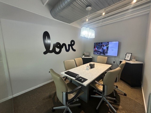 1821 Benson Ave, Evanston, IL for sale - Interior Photo - Image 3 of 12