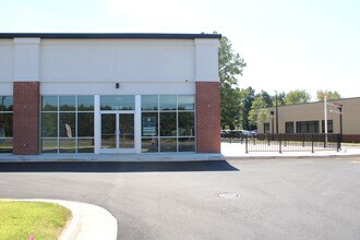 8257 Meadowbridge Rd, Mechanicsville, VA for lease Building Photo- Image 1 of 1