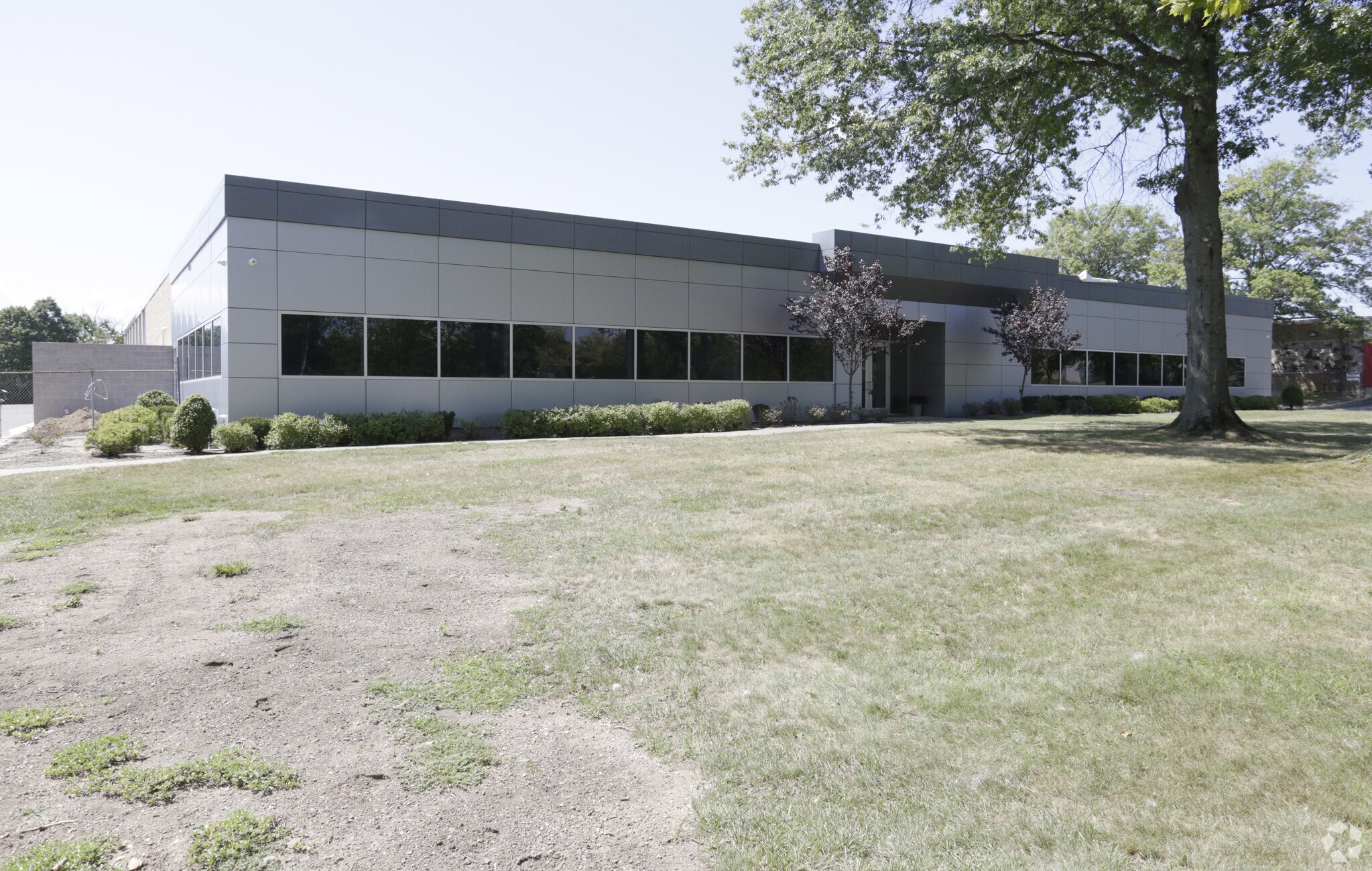 50 Marcus Blvd, Hauppauge, NY for sale Primary Photo- Image 1 of 1