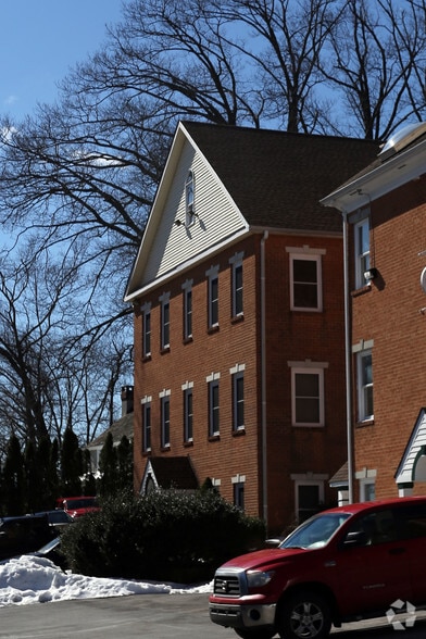 83 Chestnut Rd, Paoli, PA for lease - Building Photo - Image 3 of 30