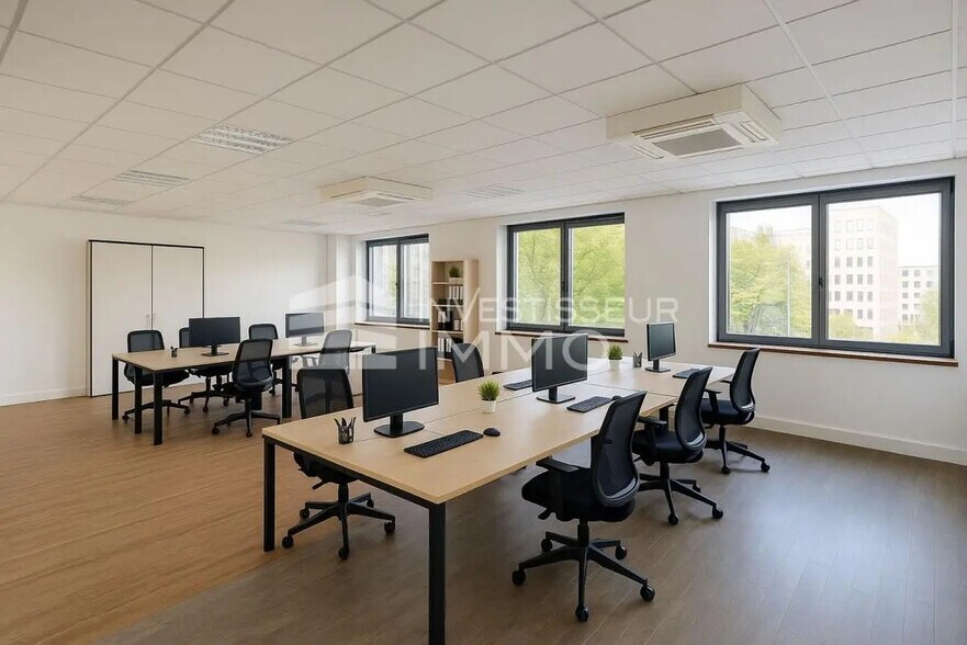 Office in Nanterre for lease - Interior Photo - Image 1 of 5