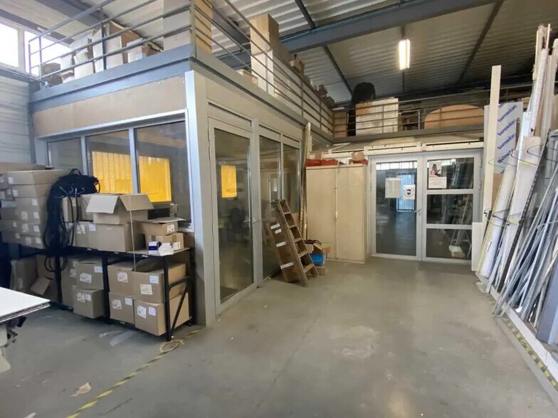 Flex in VILLENAVE-D'ORNON for sale - Building Photo - Image 2 of 13