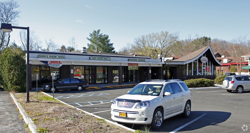 3535 Crompond Rd, Cortlandt Manor, NY for lease - Building Photo - Image 2 of 10