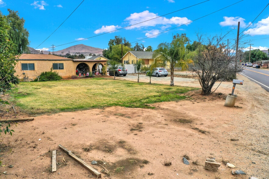 7081 Valley Way, Jurupa Valley, CA for sale - Building Photo - Image 3 of 15