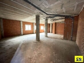 Retail in Cuenca, Cuenca for lease Interior Photo- Image 2 of 2