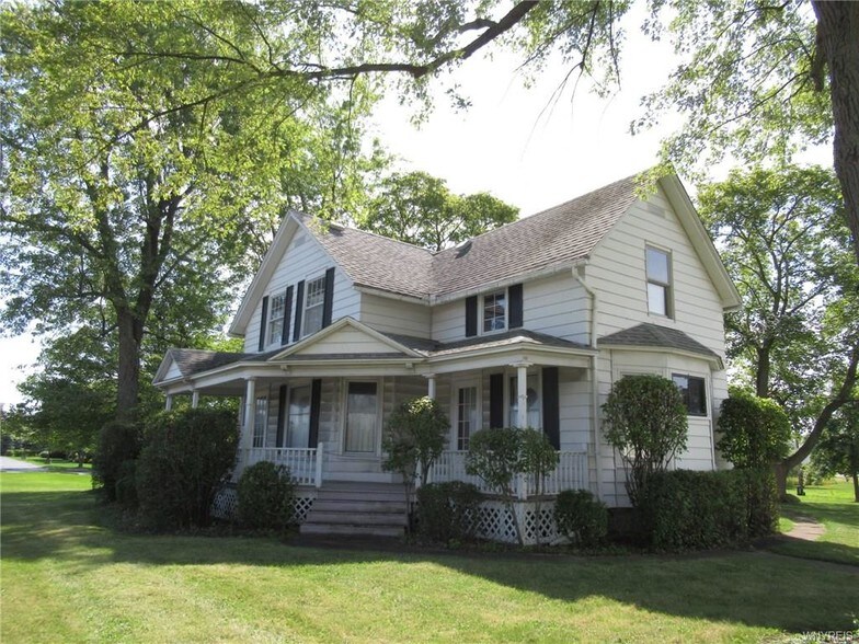 1966 Whitehaven Rd, Grand Island, NY 14072