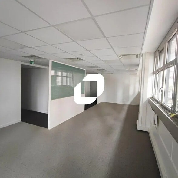 Flex in Fontenay-sous-Bois for lease - Building Photo - Image 3 of 5