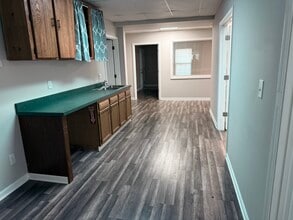 1910 Garden Springs Dr, Lexington, KY for lease Interior Photo- Image 2 of 10