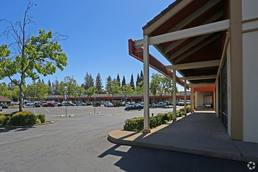 5800 Madison Ave, Sacramento, CA for lease - Building Photo - Image 2 of 3