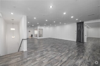 1107 S Robertson Blvd, Los Angeles, CA for lease Interior Photo- Image 2 of 10