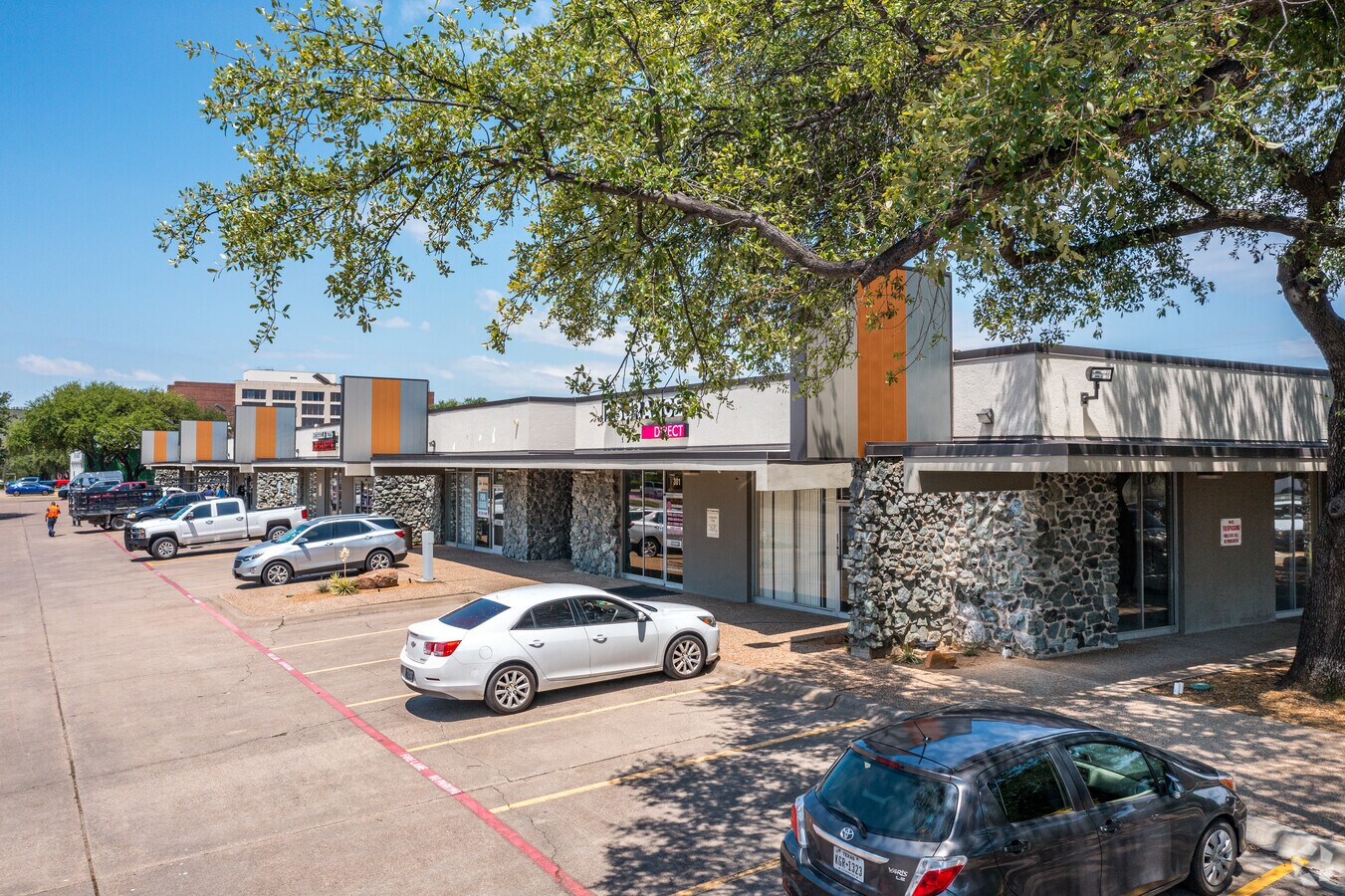 1625 W Mockingbird Ln, Dallas, TX 75235 Mockingbird Mall Renovated 2019