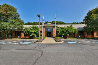 1525 Valley Center Pky, Bethlehem, PA for lease Building Photo- Image 2 of 27
