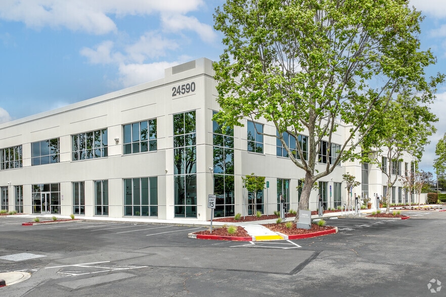 24590 Clawiter Rd, Hayward, CA for lease - Building Photo - Image 1 of 5