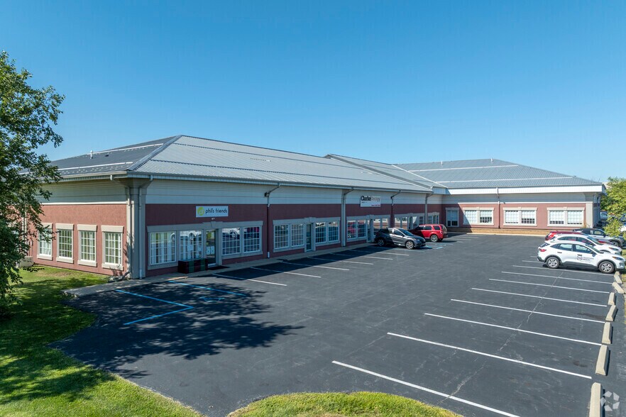 1217 Arrowhead Ct, Crown Point, IN for sale - Primary Photo - Image 1 of 1