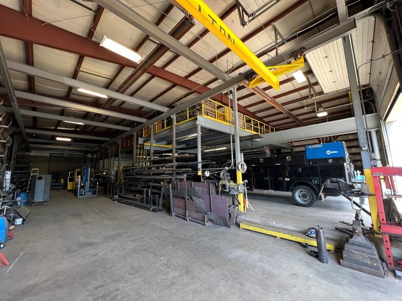 5 W Epler Ave, Indianapolis, IN for sale - Interior Photo - Image 3 of 14