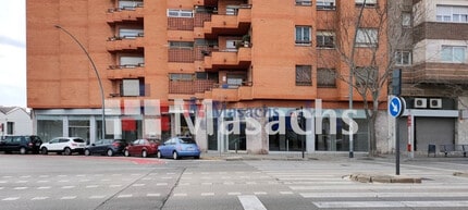 Retail in Terrassa, Barcelona for lease Interior Photo- Image 1 of 19